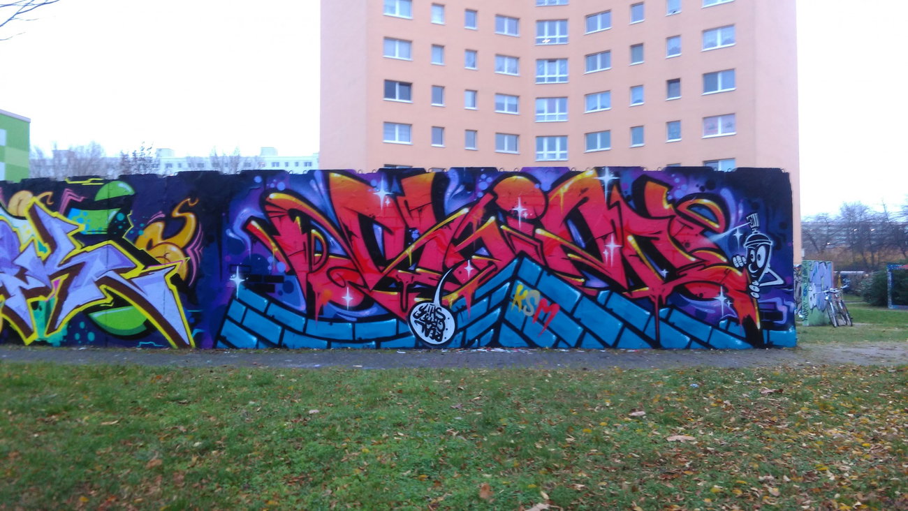 Graffiti Wall - Photo by Hallunken - Shizo (2016)