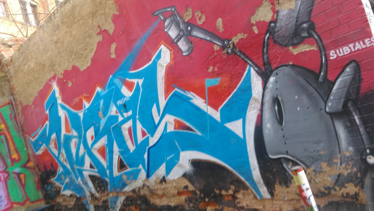 Graffiti Wall - Photo by Hallunken - Paras (2016)