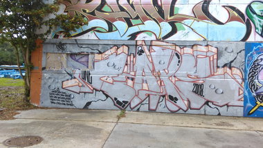 Graffiti Wall - Photo by Hallunken - Caps (2008)