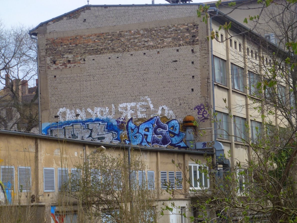 Graffiti Wall - Photo by Hallunken - Base (2015)