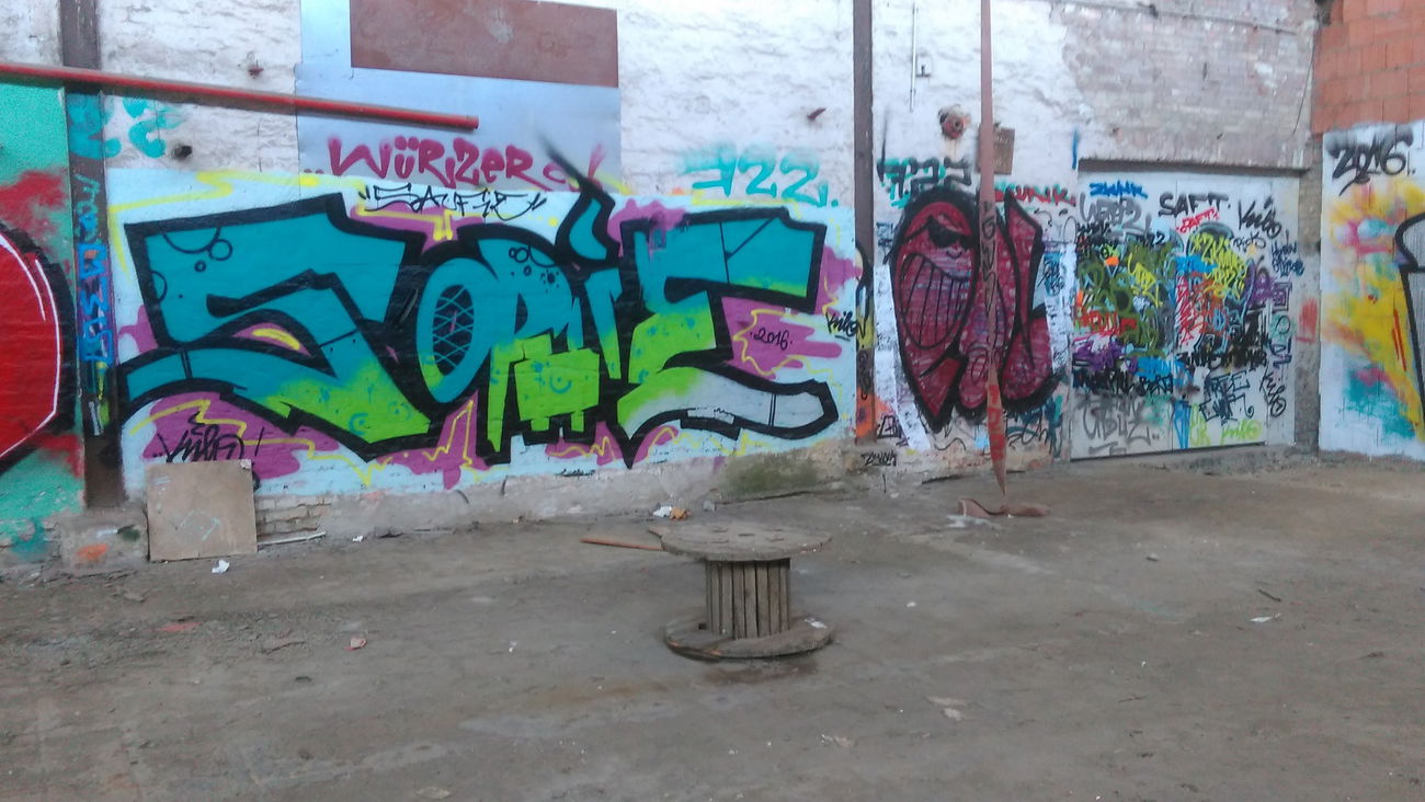 Graffiti Wall - Photo by Hallunken - Sophie (2016)