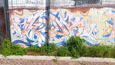 Graffiti Wall - Photo by Hallunken - Freak (1997)