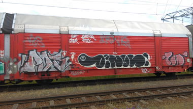 Graffiti Train - Photo by Hallunken - dinos