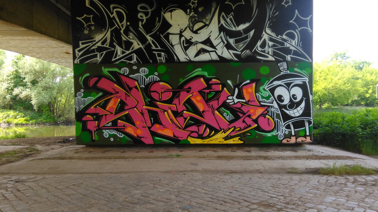 Graffiti Wall - Photo by Hallunken - Shizo (2016)