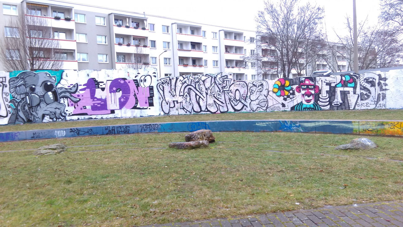 Graffiti Wall - Photo by Hallunken - Timon, KANO, Gafas (2017)