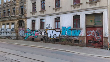 Graffiti Wall - Photo by Hallunken - IZU, HD, NGW (2016)