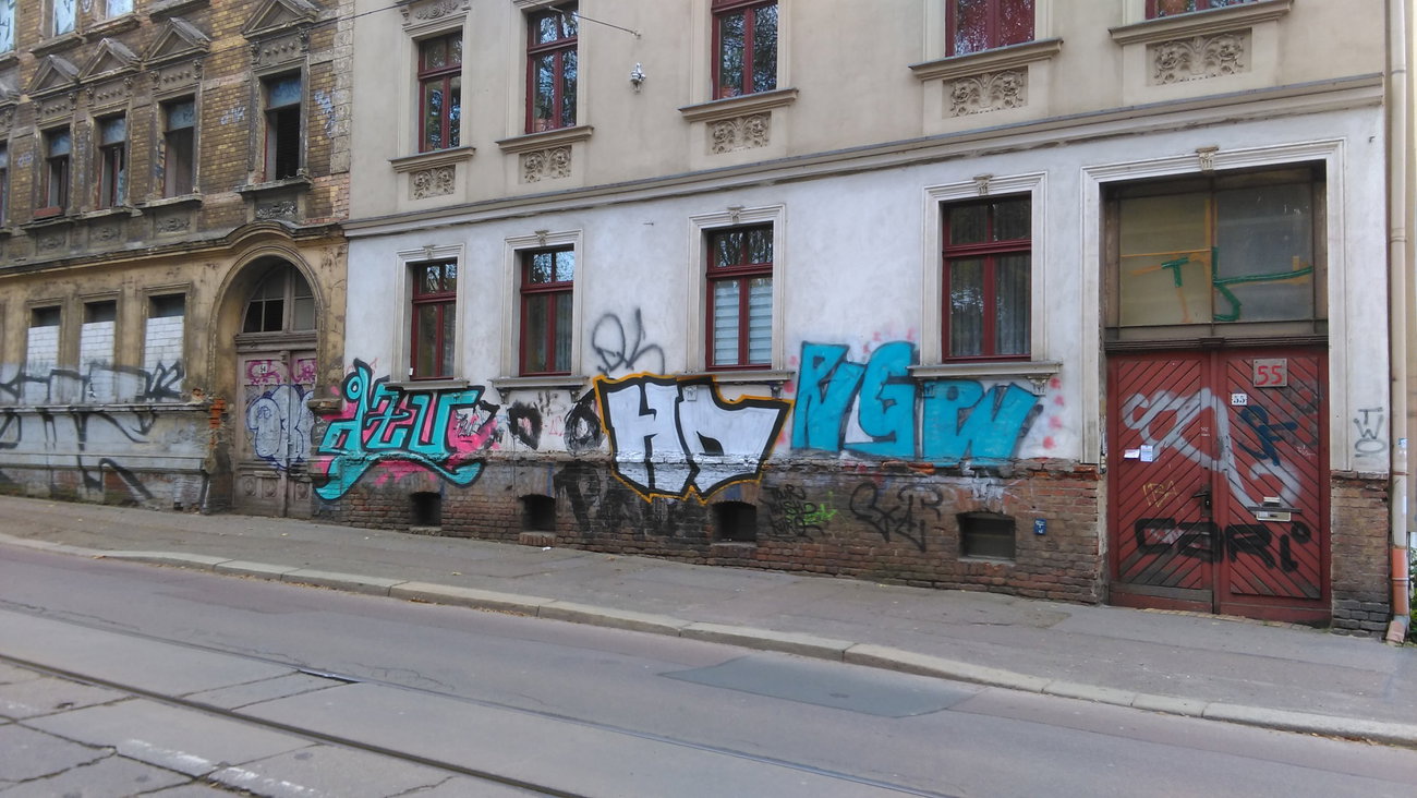 Graffiti Wall - Photo by Hallunken - IZU, HD, NGW (2016)