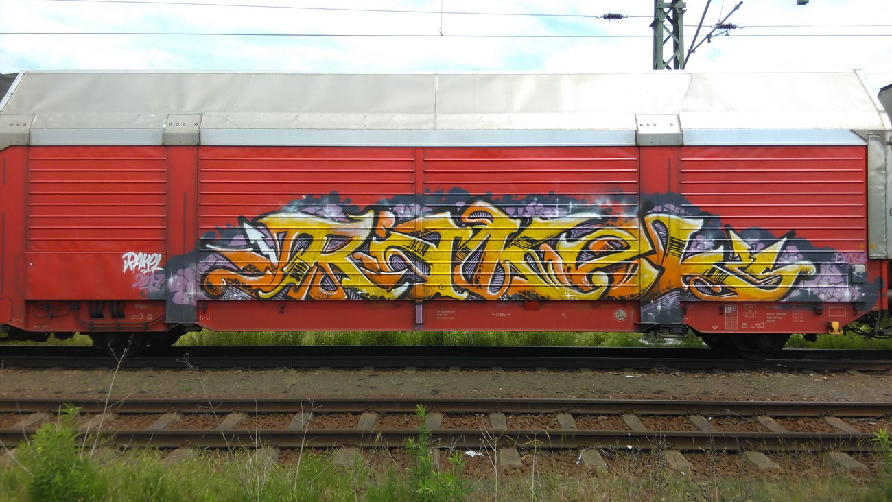 Graffiti Train - Photo by Hallunken - Rakel
