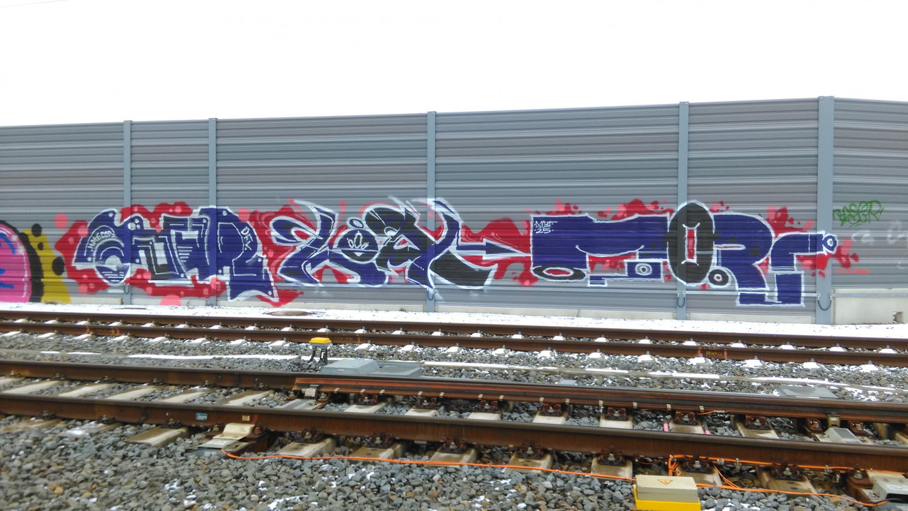 Graffiti Wall - Photo by Hallunken - SNER, Lota, MOPS (2016)