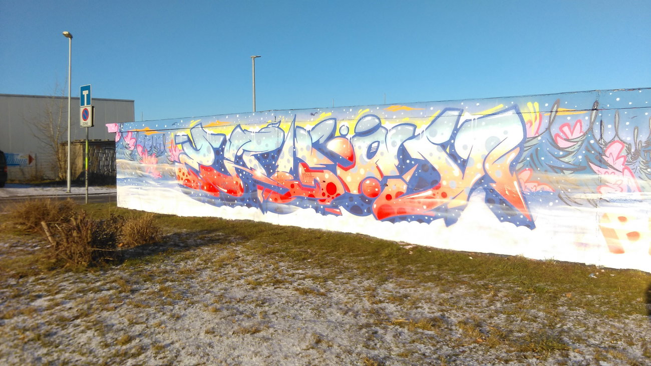 Graffiti Wall - Photo by Hallunken - Enjoy (2016)