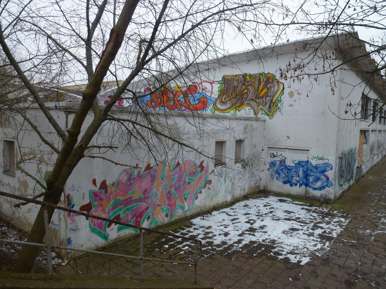 Graffiti Bombing - Photo by Hallunken - COSK, KAIS