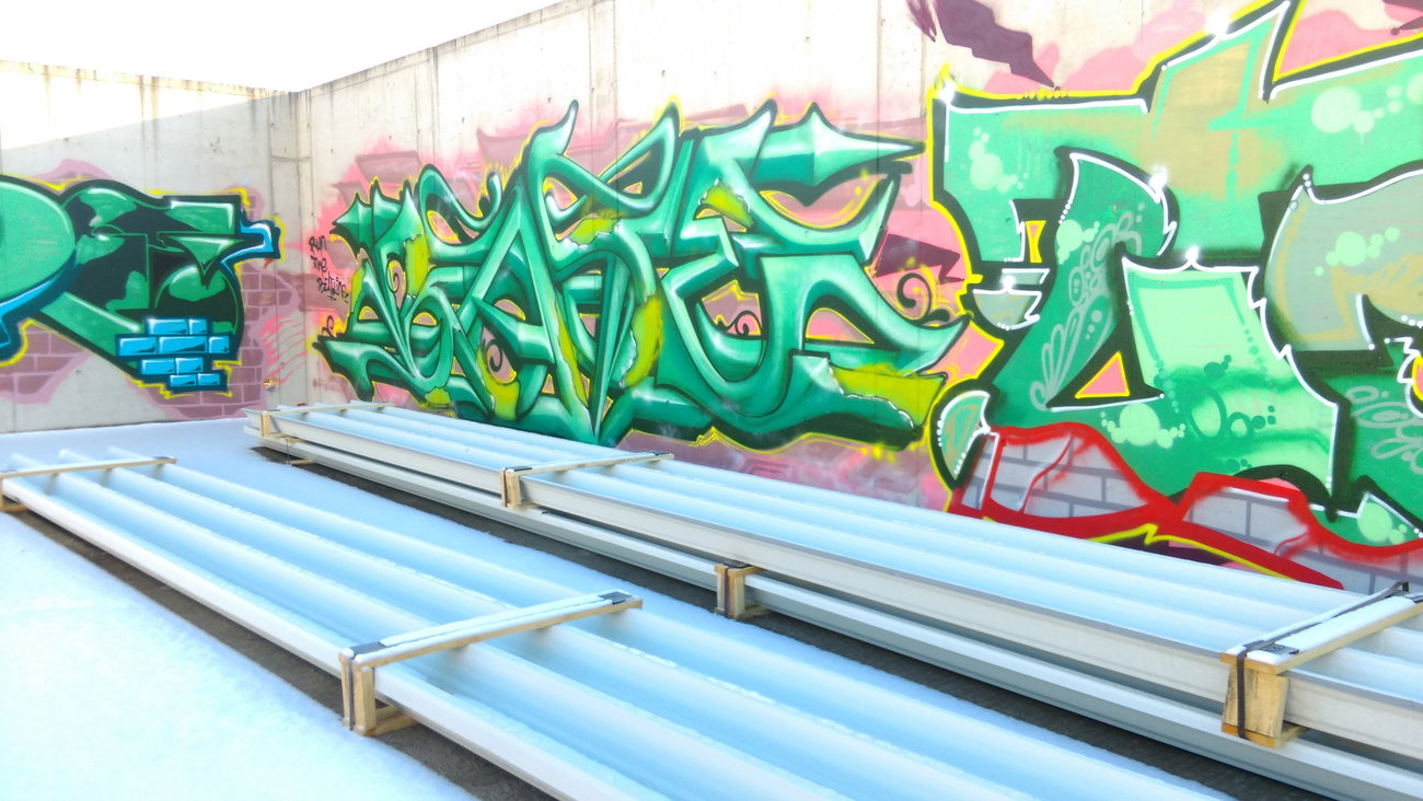 Graffiti Wall - Photo by Hallunken - Base (2015)