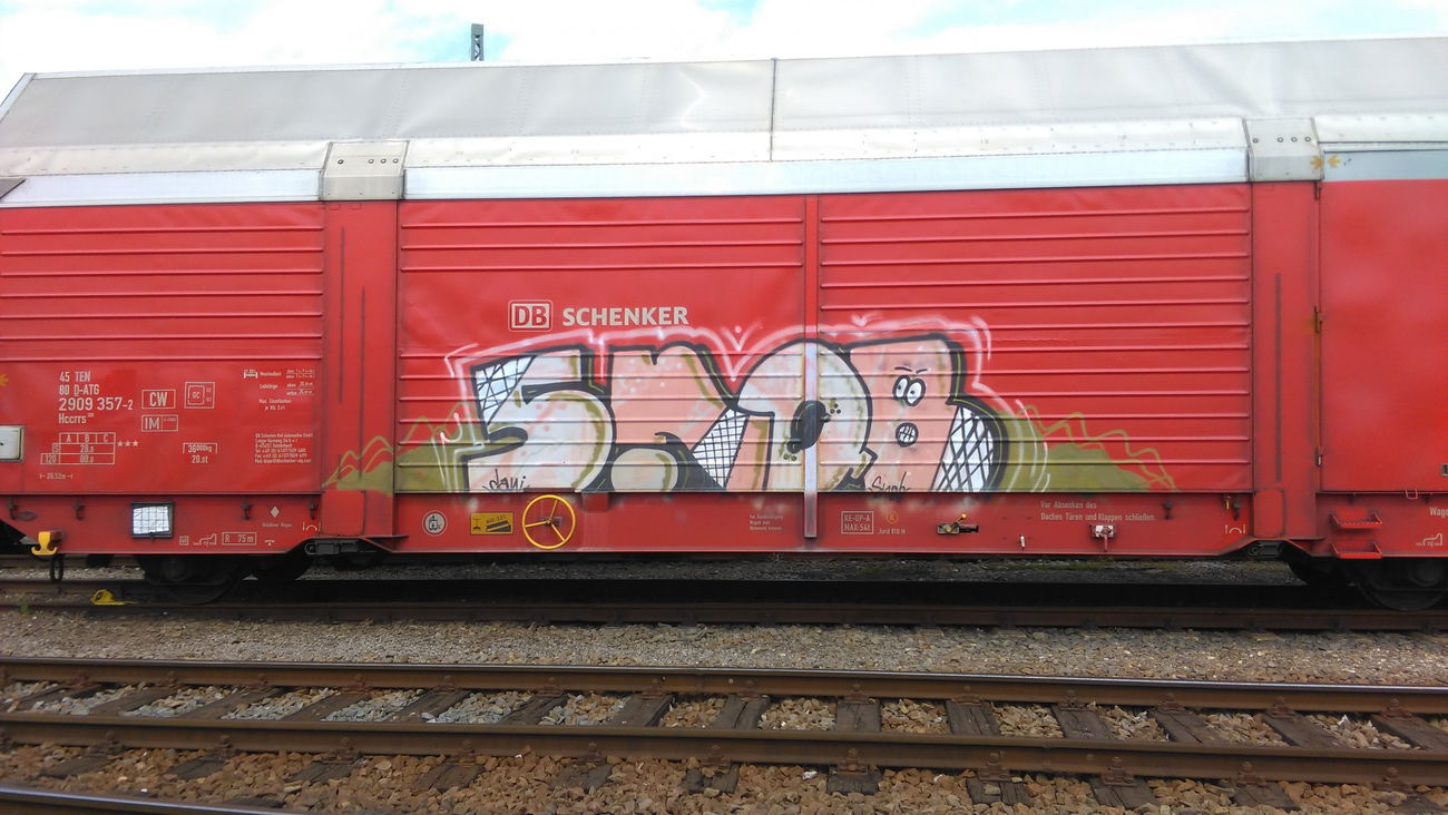 Graffiti Wall - Photo by Hallunken - Snob