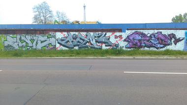 Graffiti Wall - Photo by Hallunken - Elvis, Benk, Grad (2015)