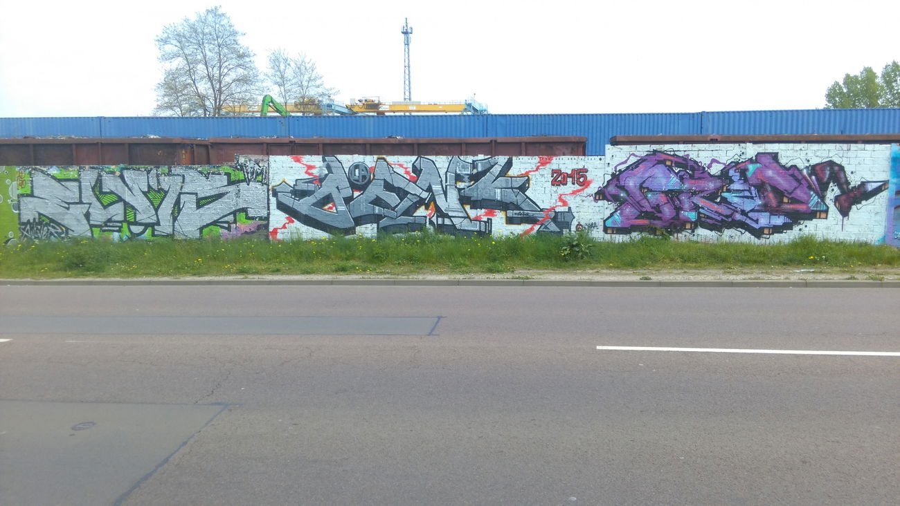 Graffiti Wall - Photo by Hallunken - Elvis, Benk, Grad (2015)