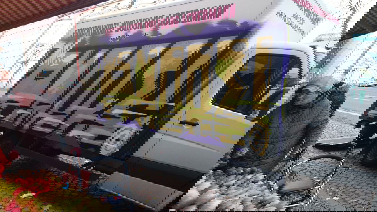 Graffiti Bombing - Photo by Hallunken - Amore, ink (2014)