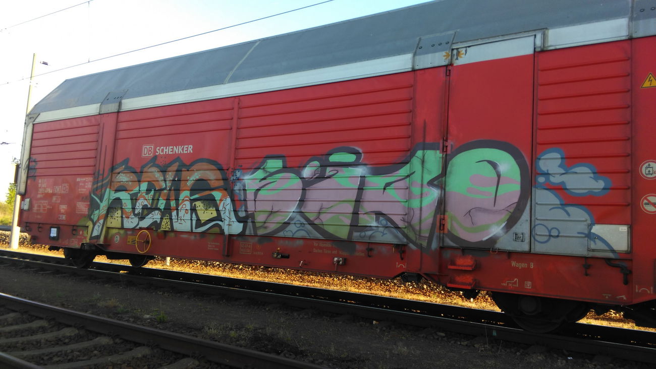 Graffiti Train - Photo by Hallunken - Rens, Büro