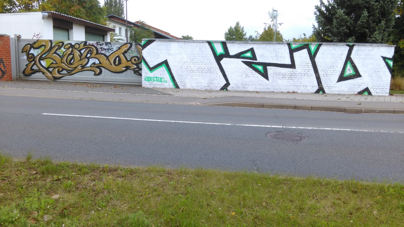 Graffiti Wall - Photo by Hallunken - KYRO, IZU (2016)