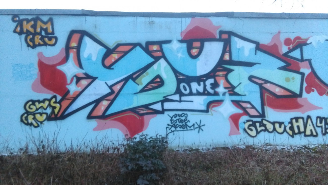 Graffiti Wall - Photo by Hallunken - YDUZ