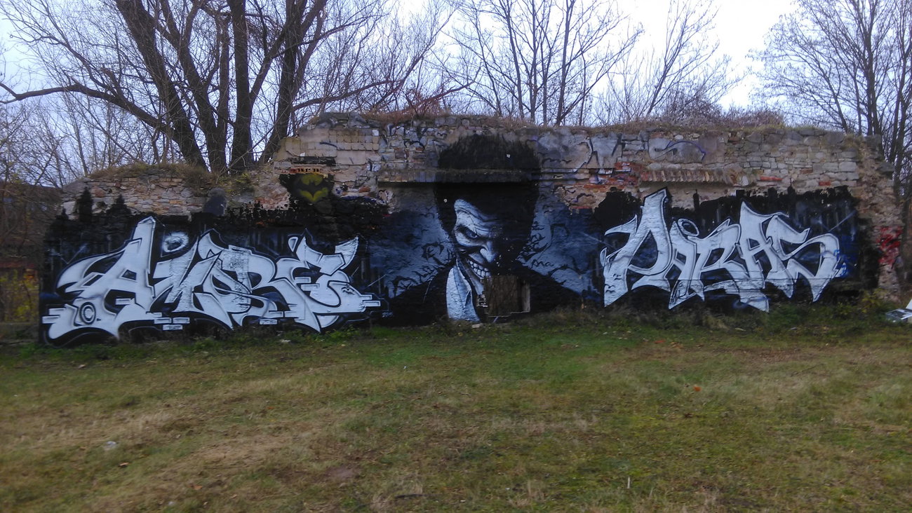 Graffiti Wall - Photo by Hallunken - Amore, Paras (2015)