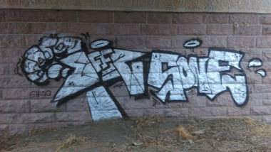 Graffiti Bombing - Photo by Hallunken - EFFR, SONE (2016)