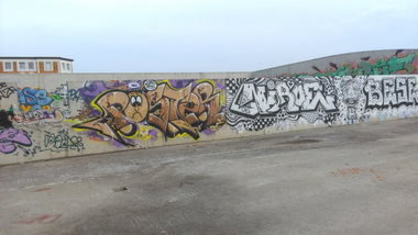 Graffiti Wall - Photo by Hallunken - Poster, Niroe, Besen (2015)