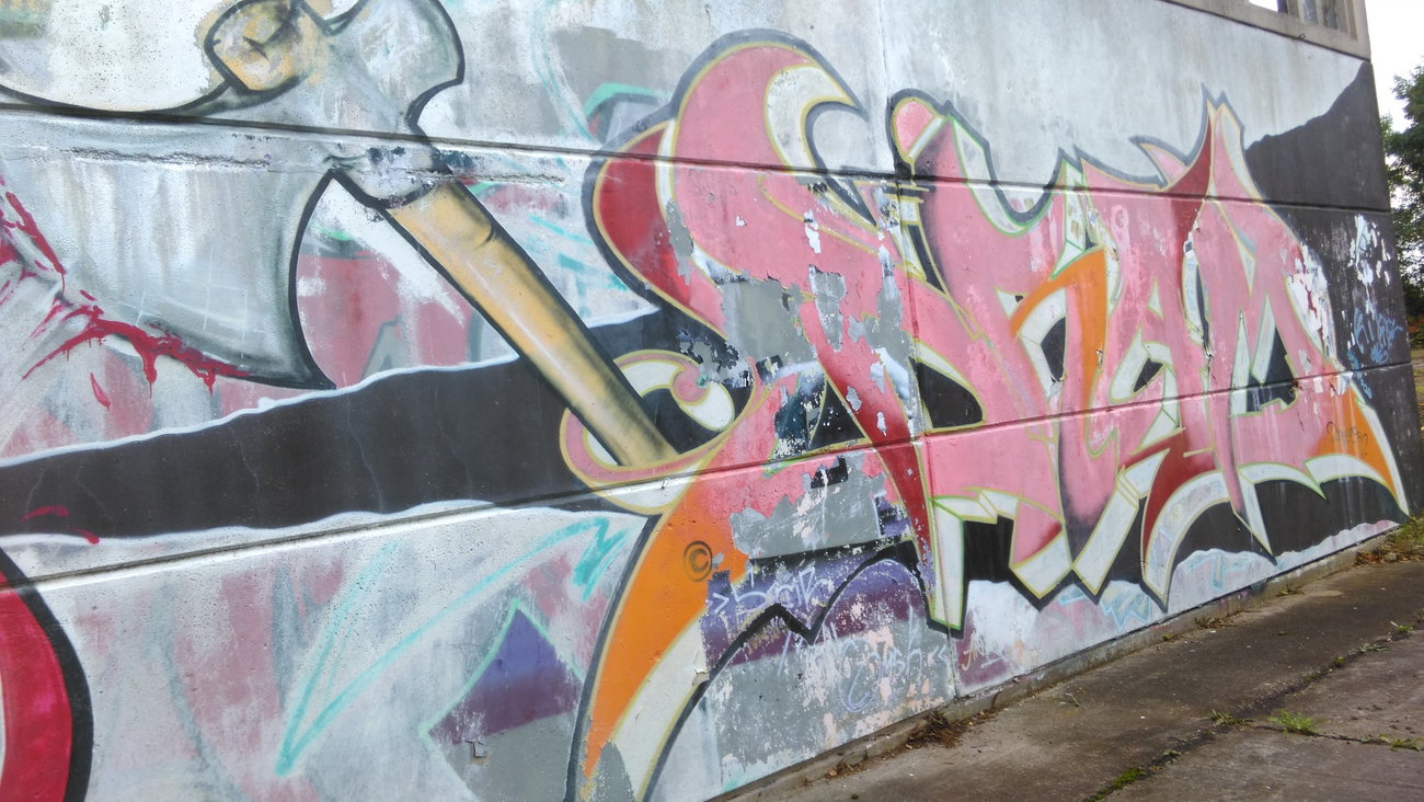 Graffiti Wall - Photo by Hallunken - Dram