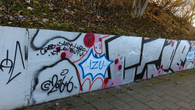 Graffiti Wall - Photo by Hallunken - Grob, IZU (2016)