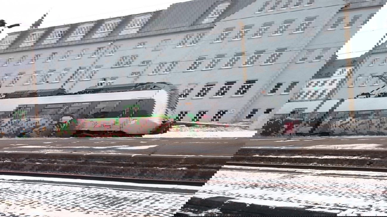 Graffiti Train - Photo by Hallunken - Kugelblitz, Nuke, Quake (2014)