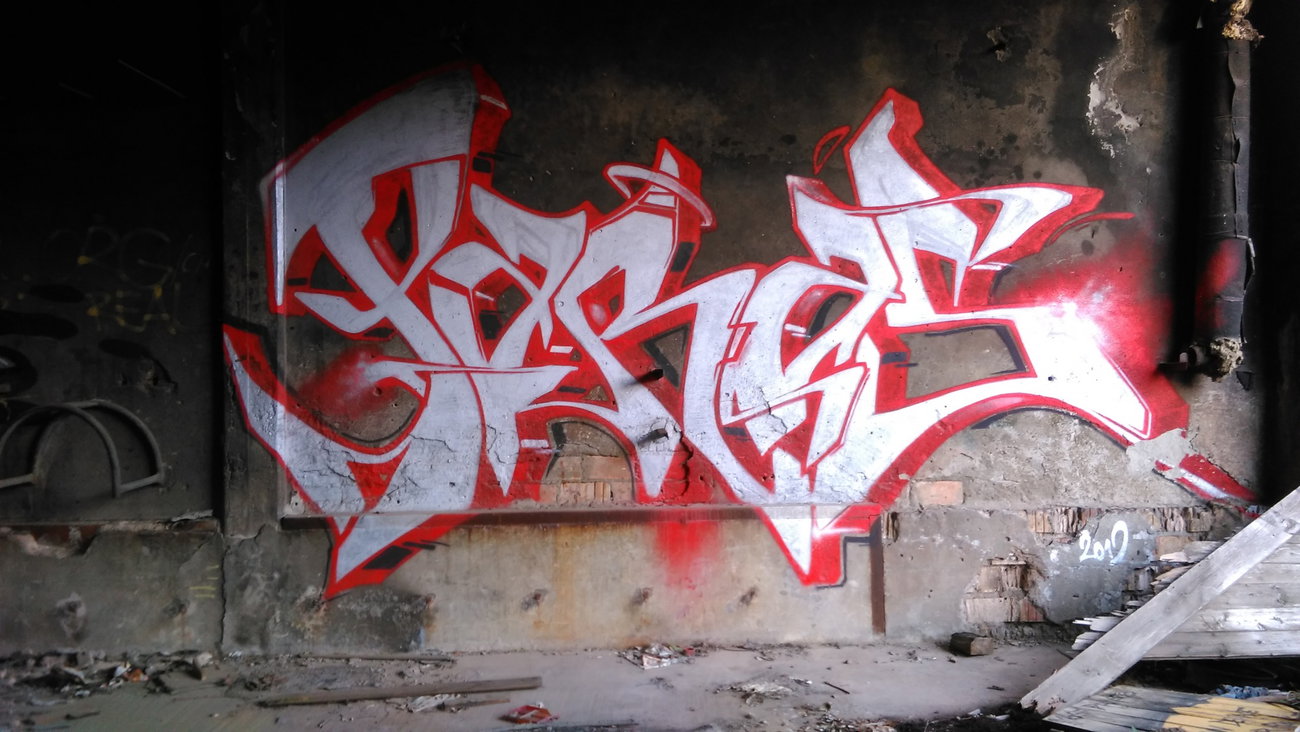 Graffiti Wall - Photo by Hallunken - Paras