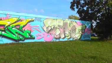 Graffiti Wall - Photo by Hallunken - TWEET (2016)