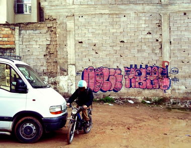 Graffiti Bombing in Fès - Photo by Hams (2015)