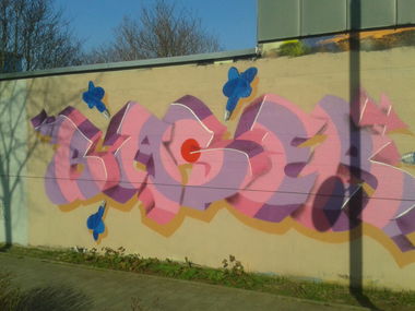 Graffiti Wall - Photo by Handykamera - baser