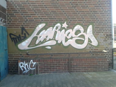 Graffiti Wall - Photo by Handykamera - karies, KARIES