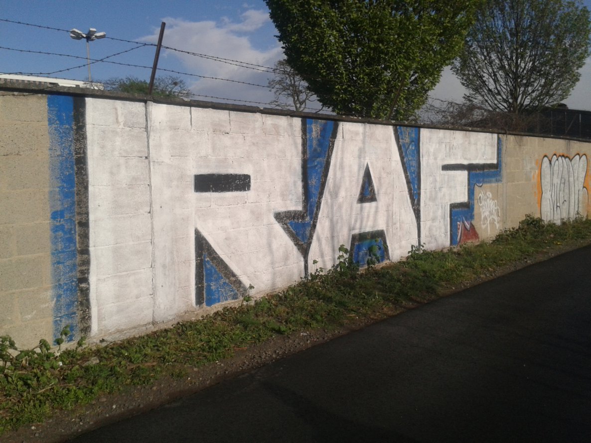 Graffiti Bombing in Wiesbaden - Photo by Handykamera - RAF