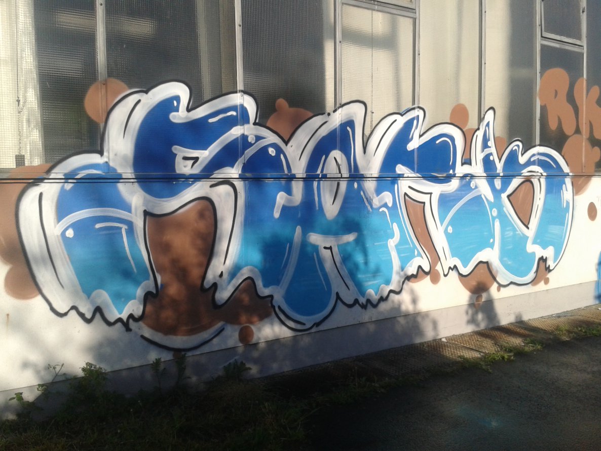 Graffiti Wall - Photo by Handykamera