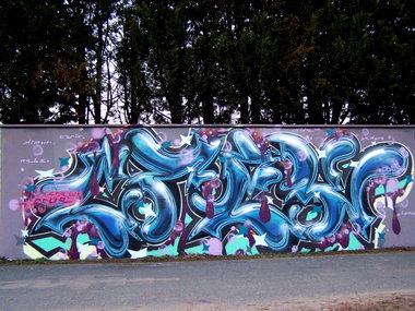 Graffiti Wall - Photo by HansFirlefanz - cru, crew, crue