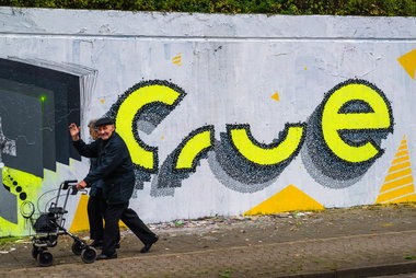 Graffiti Wall - Photo by HansFirlefanz - crue, crew