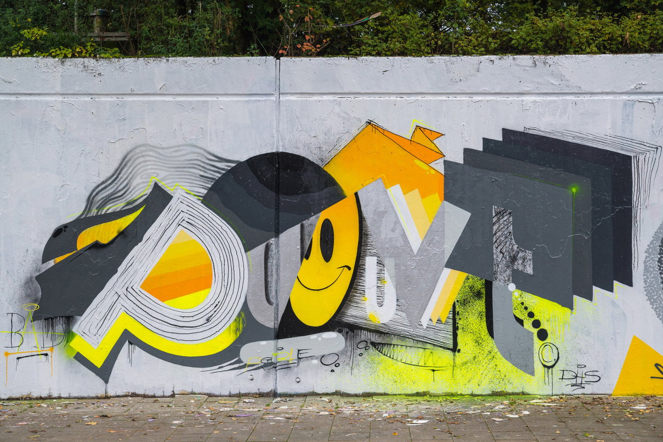 Graffiti Wall - Photo by HansFirlefanz - pout