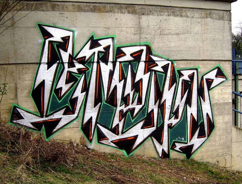 Graffiti Wall - Photo by HansFirlefanz - cru, crue, crew