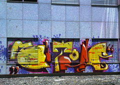 Graffiti Bombing - Photo by HansFirlefanz - zitrone, zitro, rwrz