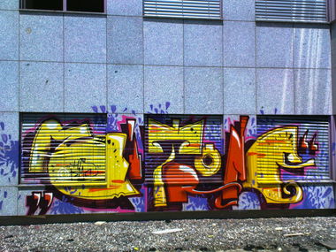 Graffiti Bombing - Photo by HansFirlefanz - zitrone, zitro, rwrz