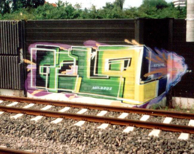 Graffiti Wall - Photo by HansFirlefanz - cru, crue, crew