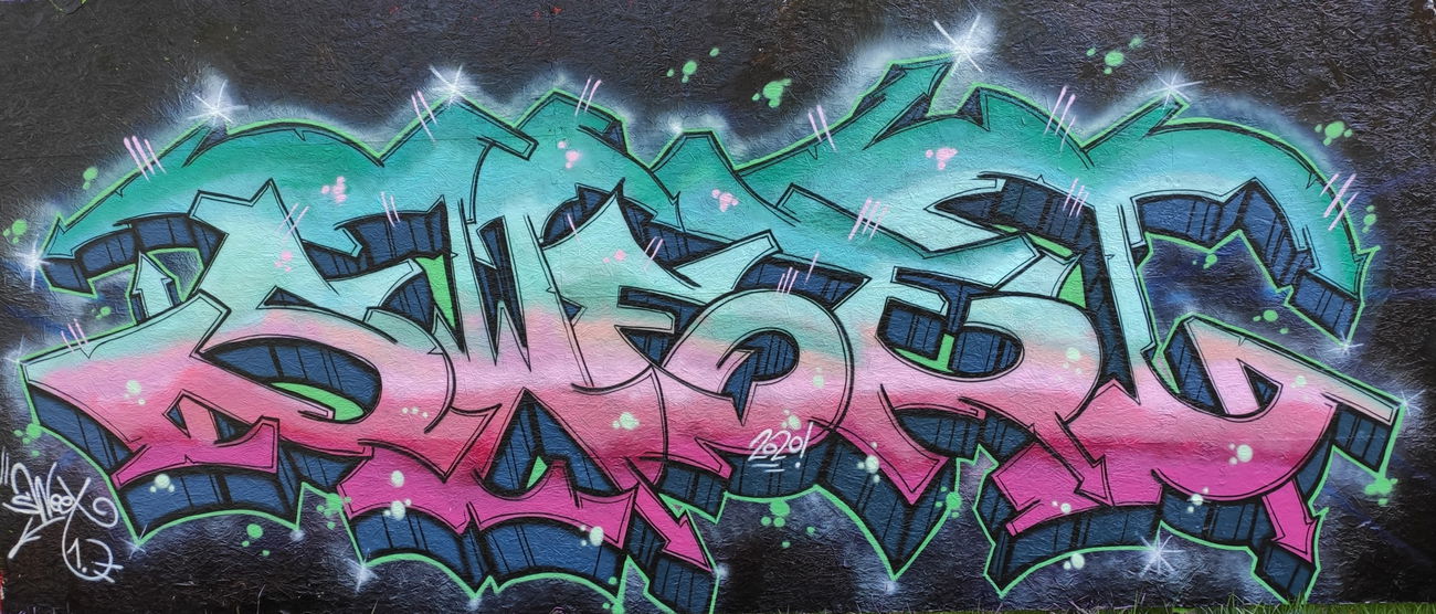 Graffiti Wall - Photo by Hansa82 - SWEETSweet (2020)