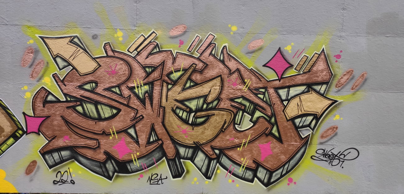 Graffiti Wall - Photo by Hansa82 - ChromeCopperGold (2022)