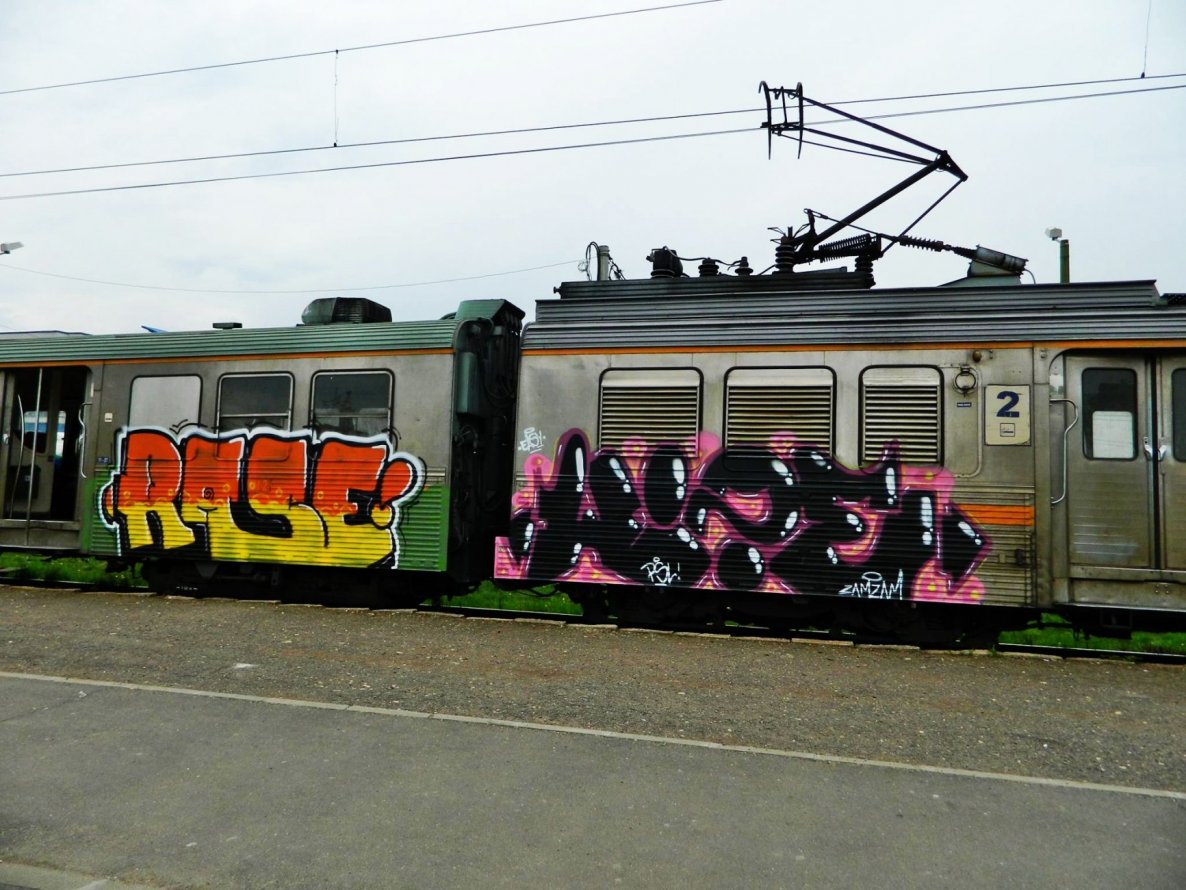 Graffiti Train - Photo by Haos1 - rase, wize (2015)