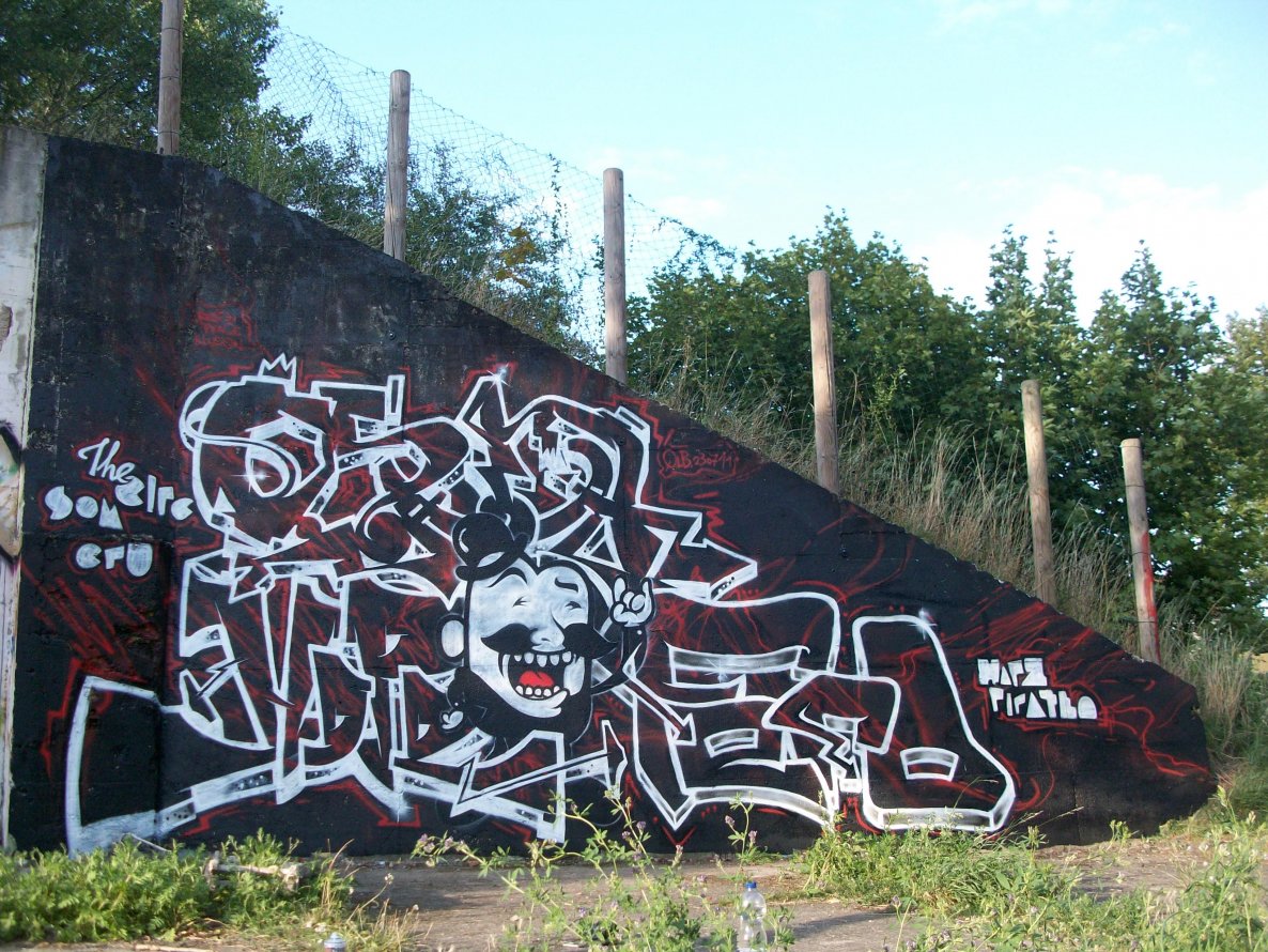 Graffiti Wall in Quedlinburg - Photo by HarzPiraten - Osama, Heis, Hope (2011)