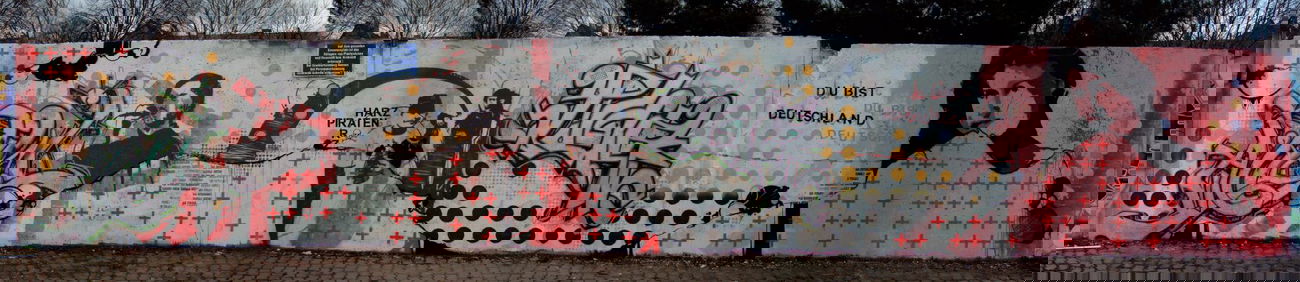 Graffiti Wall in Quedlinburg - Photo by HarzPiraten - Ahoi, Heis, Pur (2006)