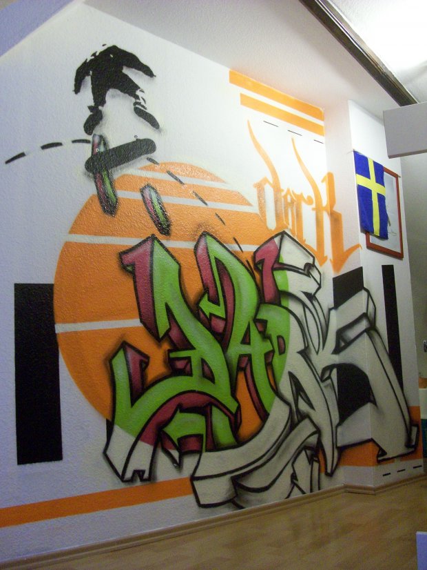 Graffiti Wall in Quedlinburg - Photo by HarzPiraten - heis, Dark (2010)