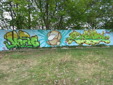Graffiti Wall in Berlin - Photo by HarzPiraten - Huse, Vins (2013)